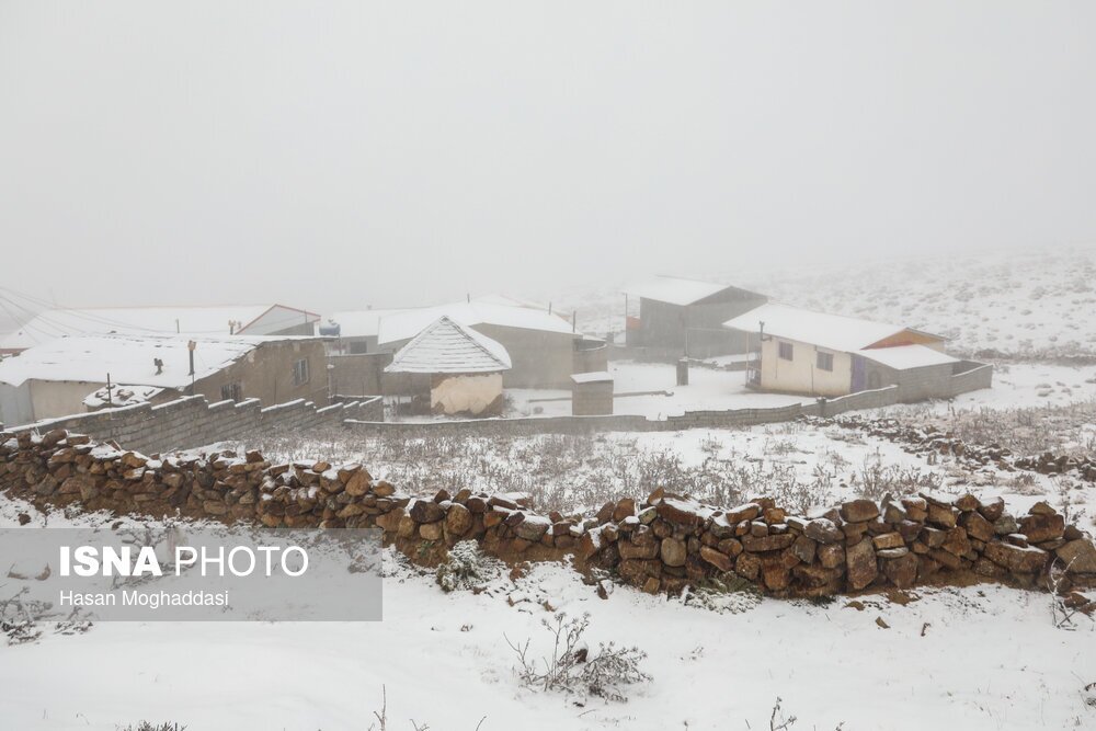 تصاویر: اولین برف پاییزی در روستاهای کوهپایه نشین سوادکوه