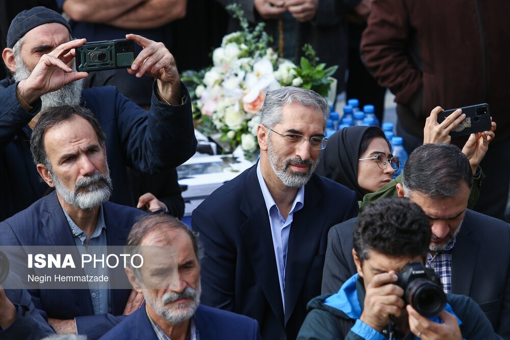 تصاویر: راسم تشییع پیکر پروانه معصومی