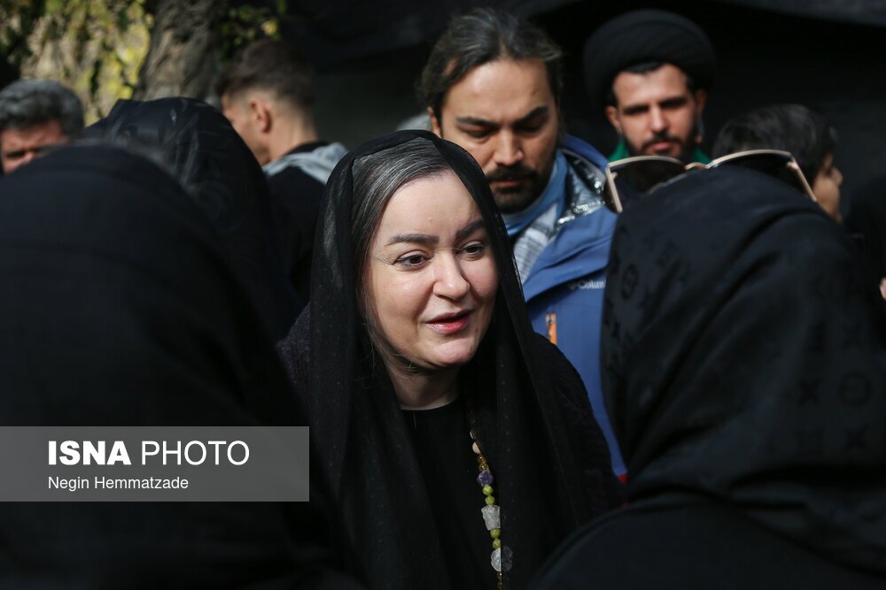 تصاویر: راسم تشییع پیکر پروانه معصومی