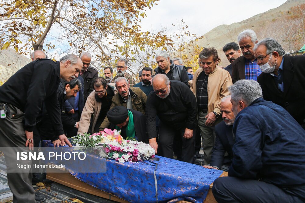 تصاویر: راسم تشییع پیکر پروانه معصومی