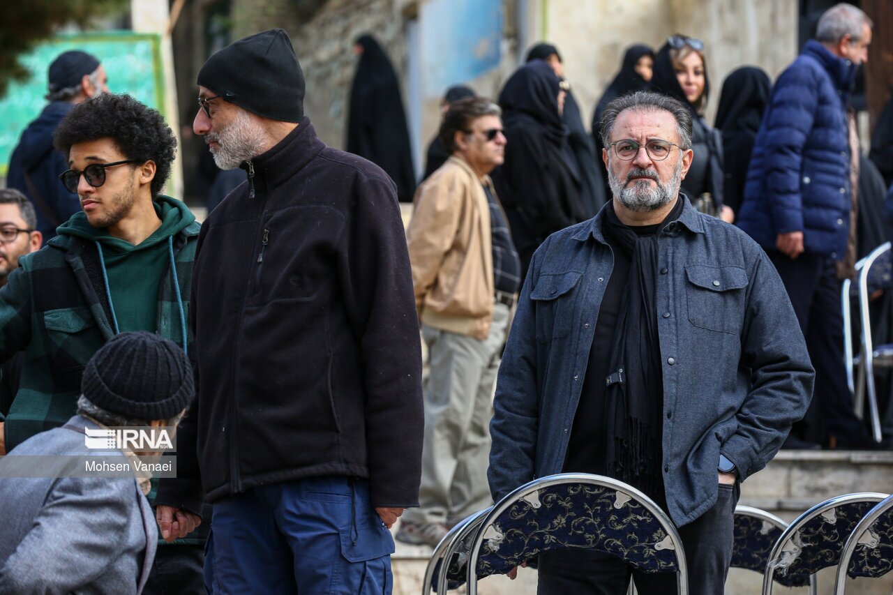 تصاویر: راسم تشییع پیکر پروانه معصومی