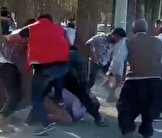 پلیس: تمامی عوامل دخیل در ضرب و شتم آمر به معروف اصفهانی دستگیر شدند / با توجه به حضور برخی متصدیان واحد‌های صنفی در جریان ضرب و شتم، آن‌ها نیز دستگیر شدند؛ واحد‌های صنفی مربوطه نیز پلمب شدند