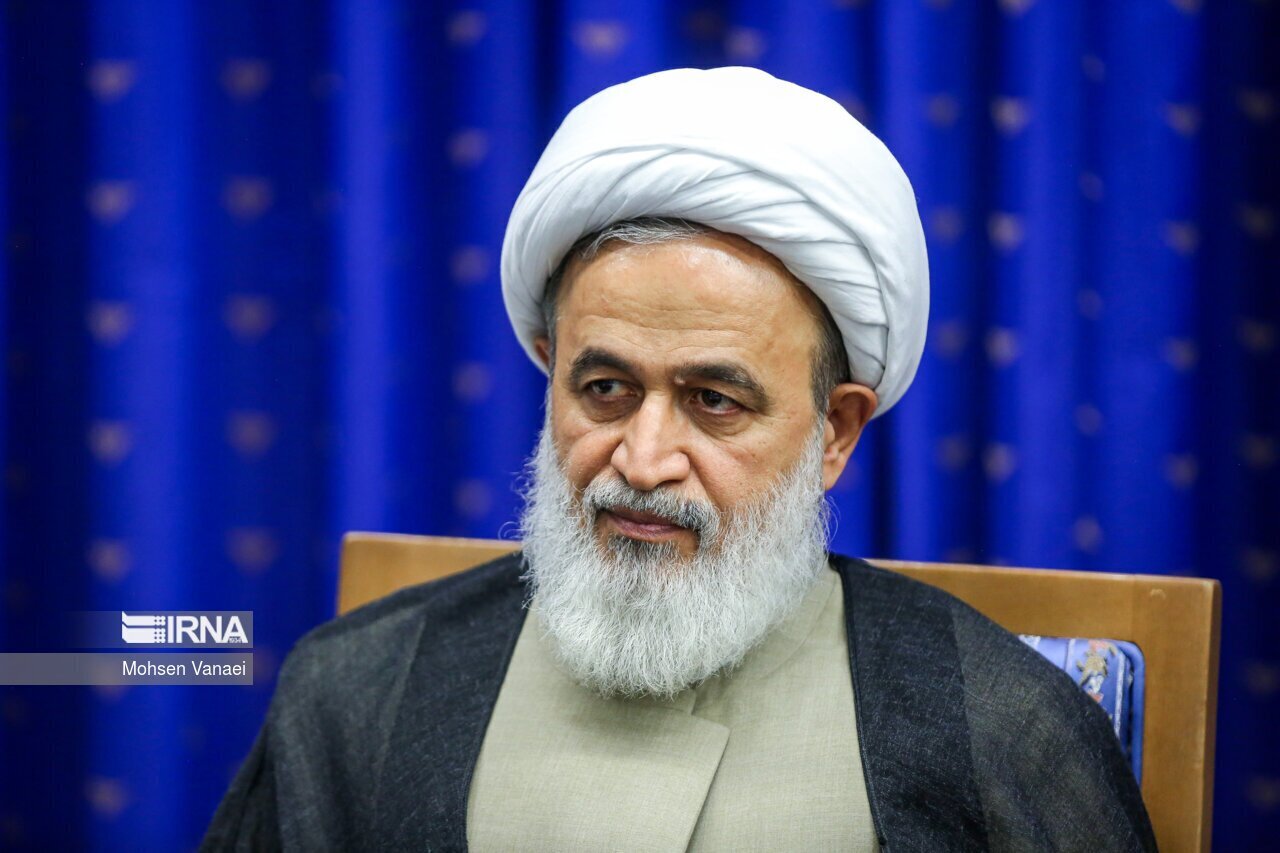 حضور پناهیان در جلسه اقتصادی دولت رئیسی بعد از جنجال اخیر + عکس