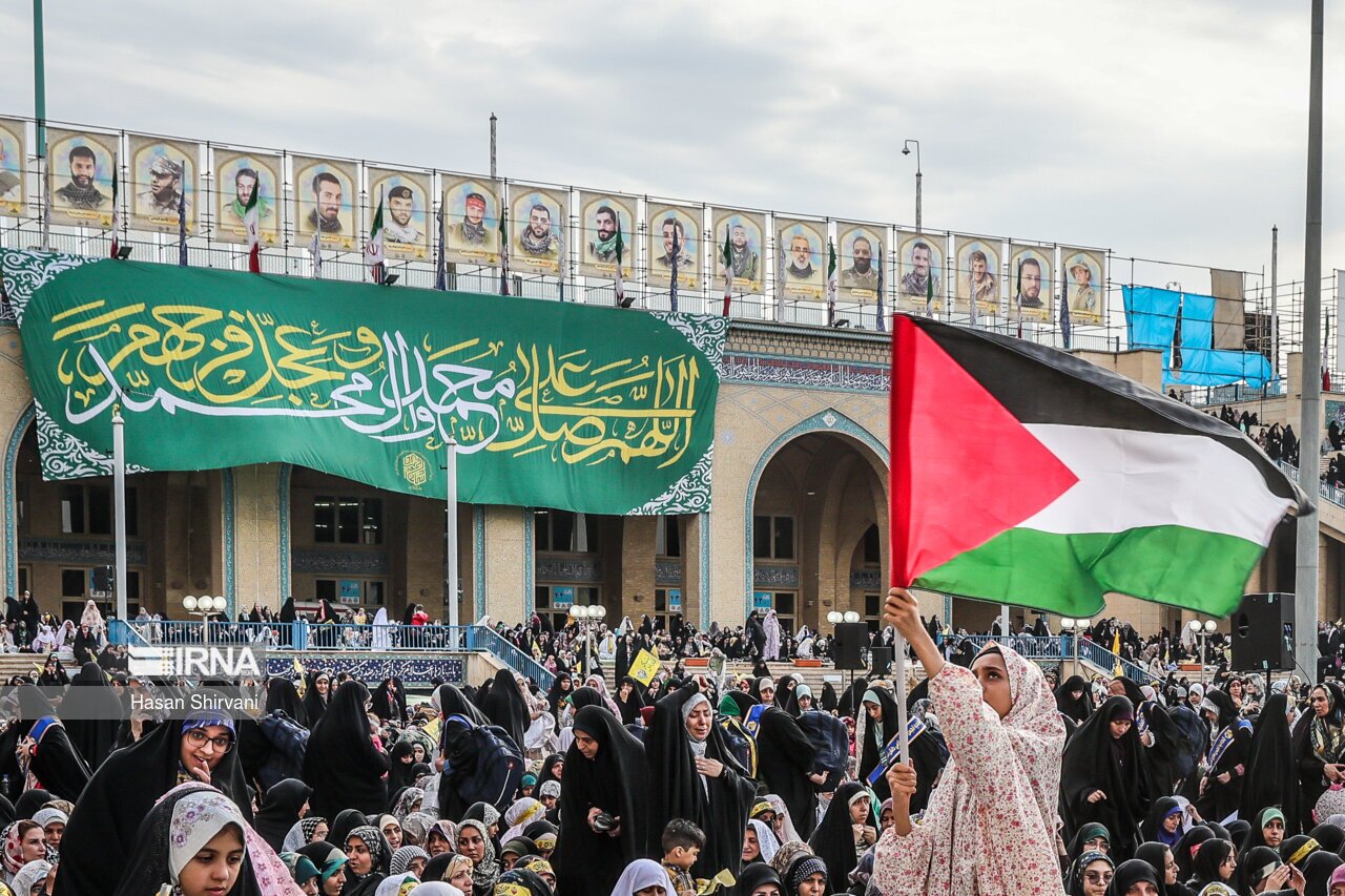 تصاویر: اقامه نماز عید فطر در مصلی تهران