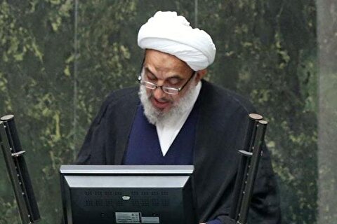 آقاتهرانی: هیچ توجیهی برای کوتاه آمدن از حجاب وجود ندارد / کشور‌های خارجی قوانین را محکم می‌نویسند، چون باید بازدارنده باشد