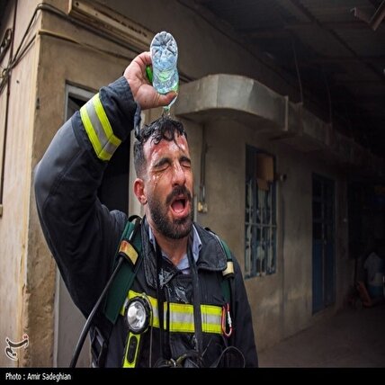تصاویر: حریق در انبار کالا و کپسول گاز - شیراز