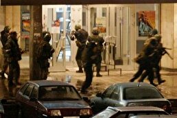 ببینید /  فیلمی دیگر از تیراندازی افراد مهاجم در تالار شهر مسکو