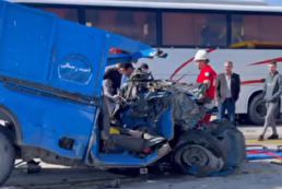 ببینید /  اولین تصاویر از تصادف مرگبار اتوبوس با نیسان در ارومیه
