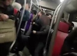 ببینید / تصاویر تکان‌دهنده از کتک زدن مردم با زنجیر در اتوبوس