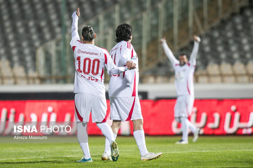 تصاویر: دیدار تیم‌های «منتخب ۹۸» و «پیشکسوتان سرخابی‌ها»