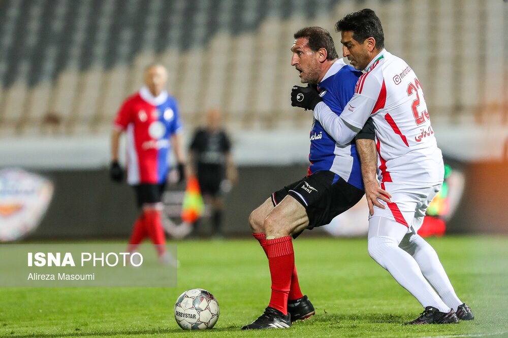 تصاویر: دیدار تیم‌های «منتخب ۹۸» و «پیشکسوتان سرخابی‌ها»