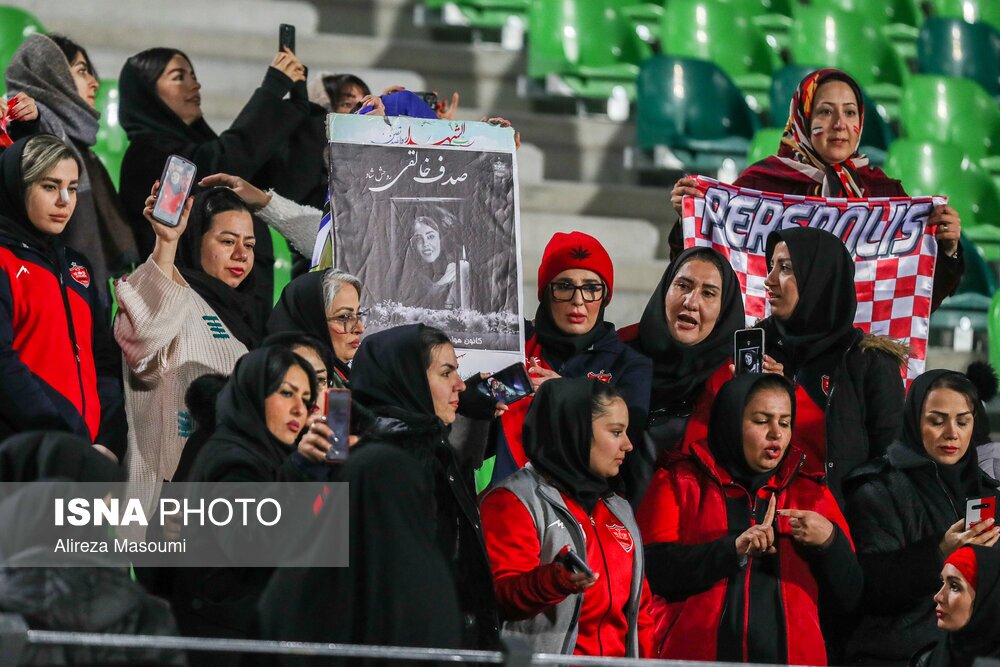 تصاویر: دیدار تیم‌های «منتخب ۹۸» و «پیشکسوتان سرخابی‌ها»