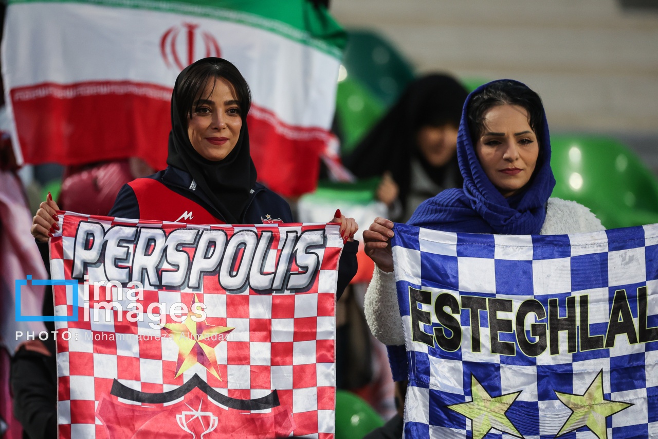 تصاویر: دیدار تیم‌های «منتخب ۹۸» و «پیشکسوتان سرخابی‌ها»