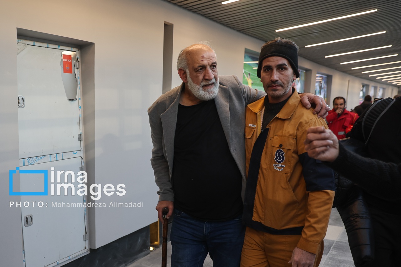 تصاویر: دیدار تیم‌های «منتخب ۹۸» و «پیشکسوتان سرخابی‌ها»
