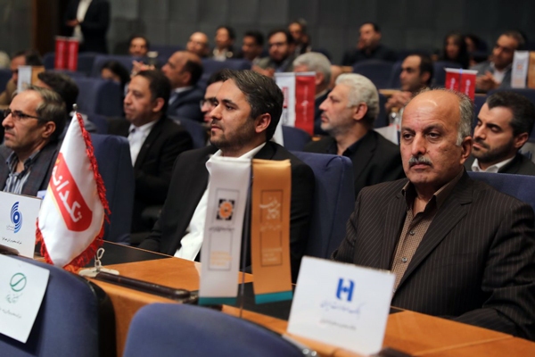 توسط معاون بانکداری جامع در جمع فعالان تولید و صنعت تشریح شد.