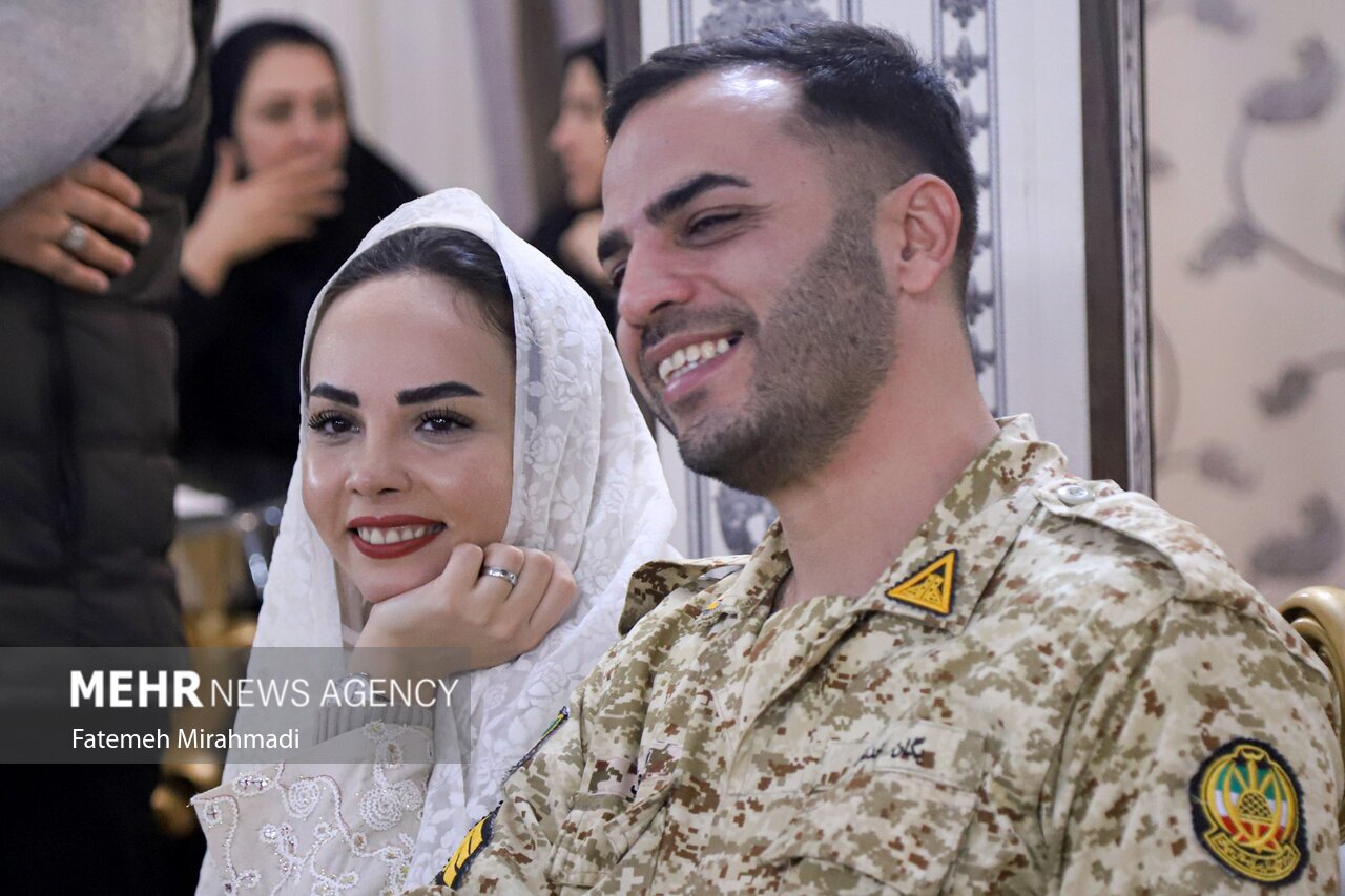 تصاویر: مراسم ازدواج ۵۰ زوج متخصص سرباز