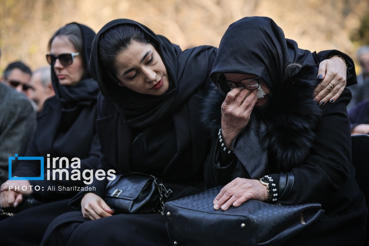 تصاویر: تشییع پیکر «ژاله علو»