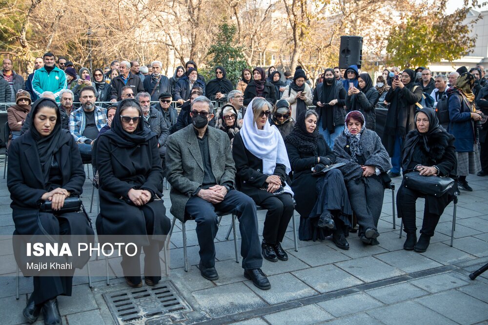 تصاویر: تشییع پیکر «ژاله علو»