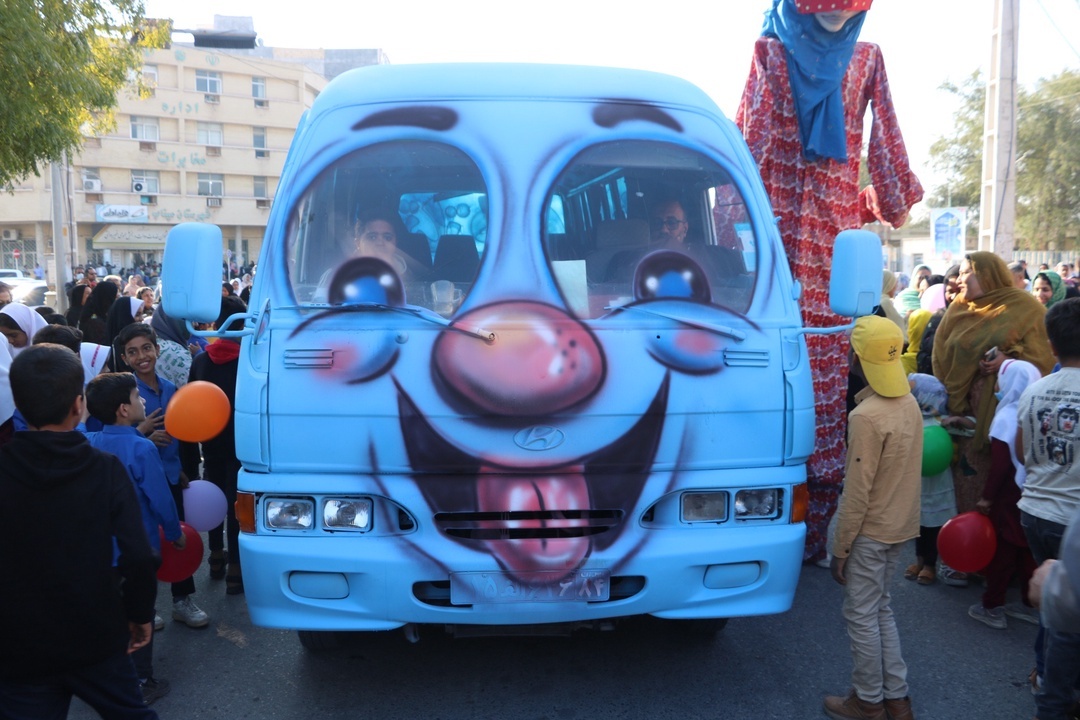 تصاویر: کارناوال جشنواره ملی تئاتر درسی در میناب