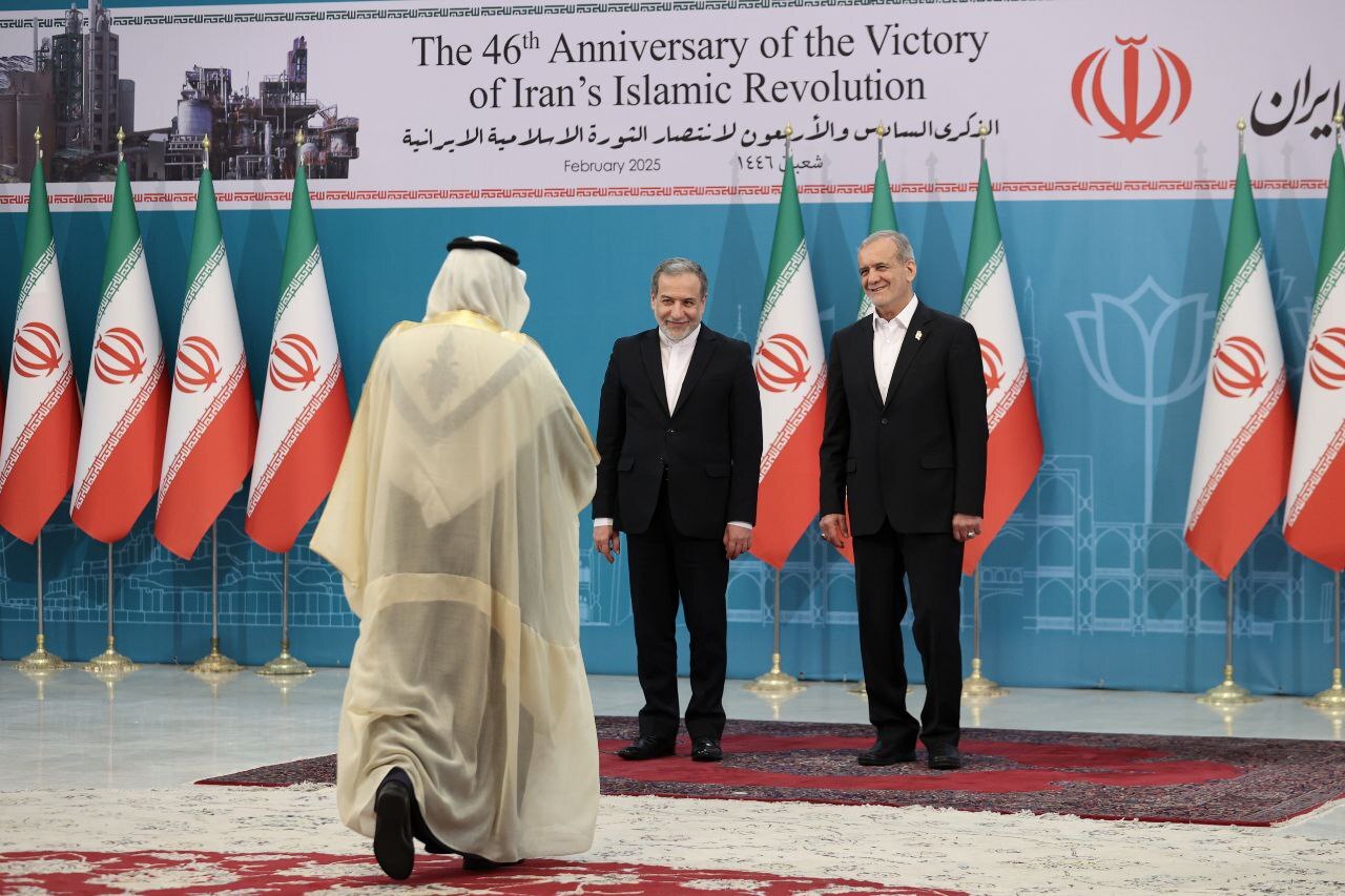 عکس/ تبریک سفرای کشور‌های اسلامی به مناسبت سالگرد پیروزی انقلاب