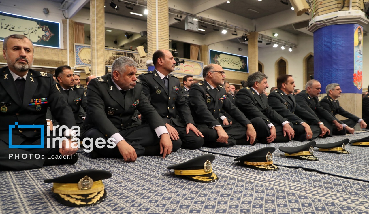 تصاویر: دیدار جمعی از فرماندهان نیروی هوایی و پدافند هوایی ارتش با مقام معظم رهبری