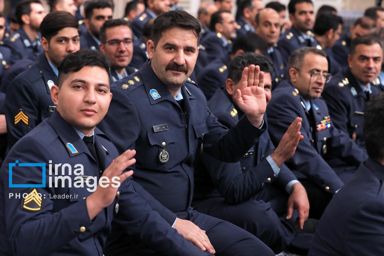 تصاویر: دیدار جمعی از فرماندهان نیروی هوایی و پدافند هوایی ارتش با مقام معظم رهبری