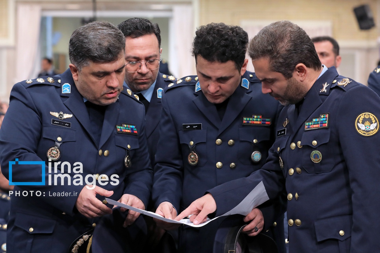 تصاویر: دیدار جمعی از فرماندهان نیروی هوایی و پدافند هوایی ارتش با مقام معظم رهبری
