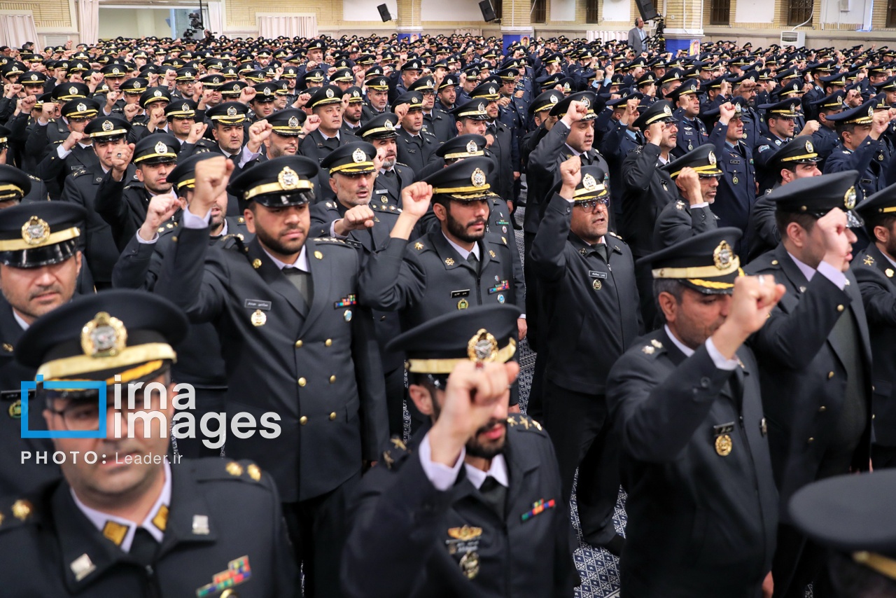 تصاویر: دیدار جمعی از فرماندهان نیروی هوایی و پدافند هوایی ارتش با مقام معظم رهبری