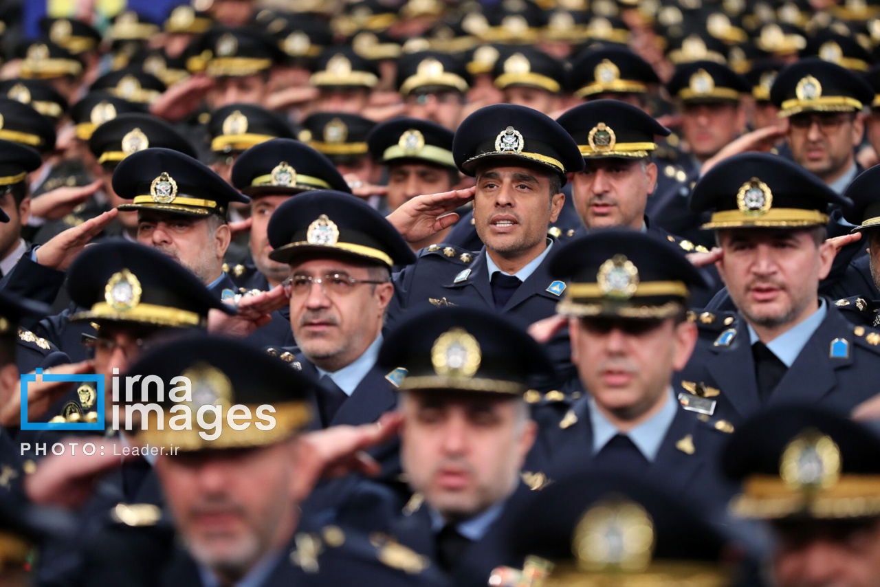 تصاویر: دیدار جمعی از فرماندهان نیروی هوایی و پدافند هوایی ارتش با مقام معظم رهبری