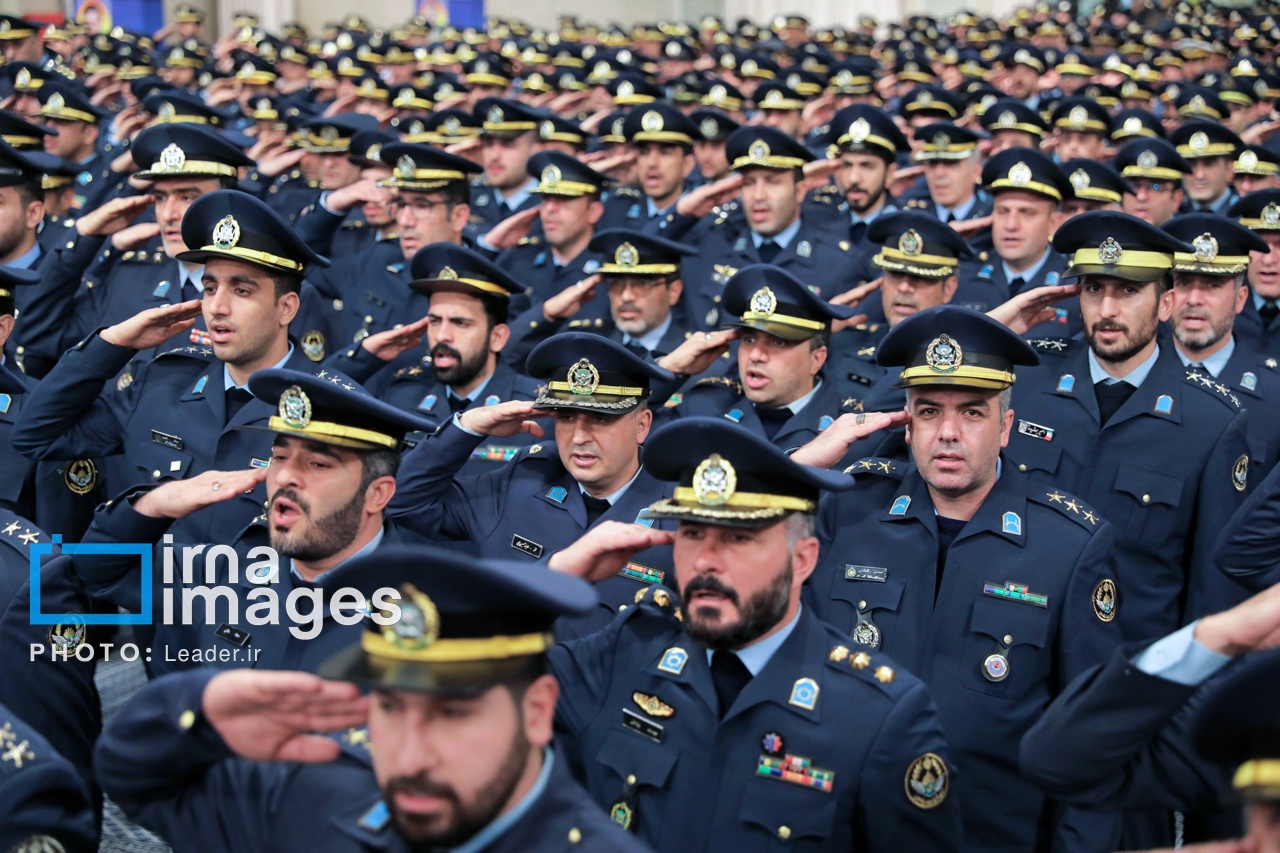 تصاویر: دیدار جمعی از فرماندهان نیروی هوایی و پدافند هوایی ارتش با مقام معظم رهبری