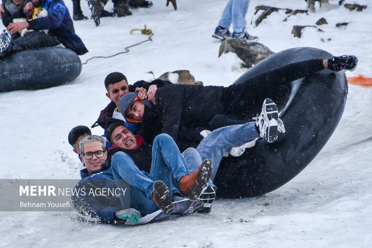 تصاویر: تیوب سواری در ارتفاعات اراک