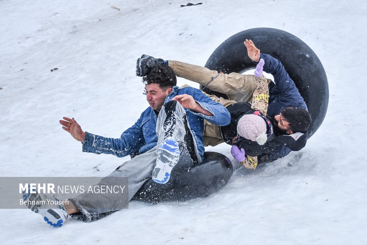 تصاویر: تیوب سواری در ارتفاعات اراک