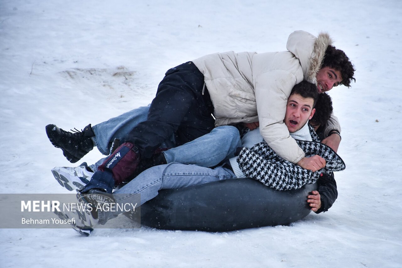 تصاویر: تیوب سواری در ارتفاعات اراک