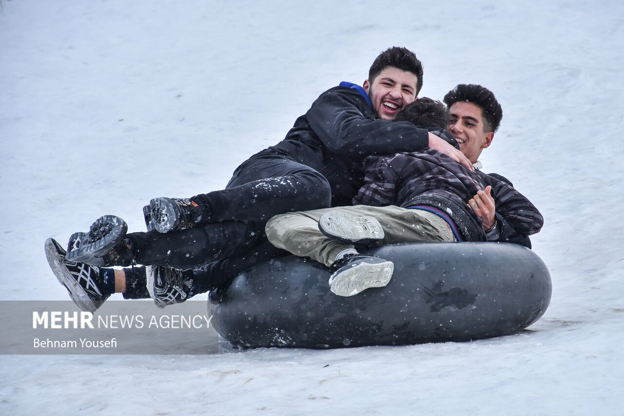 تصاویر: تیوب سواری در ارتفاعات اراک