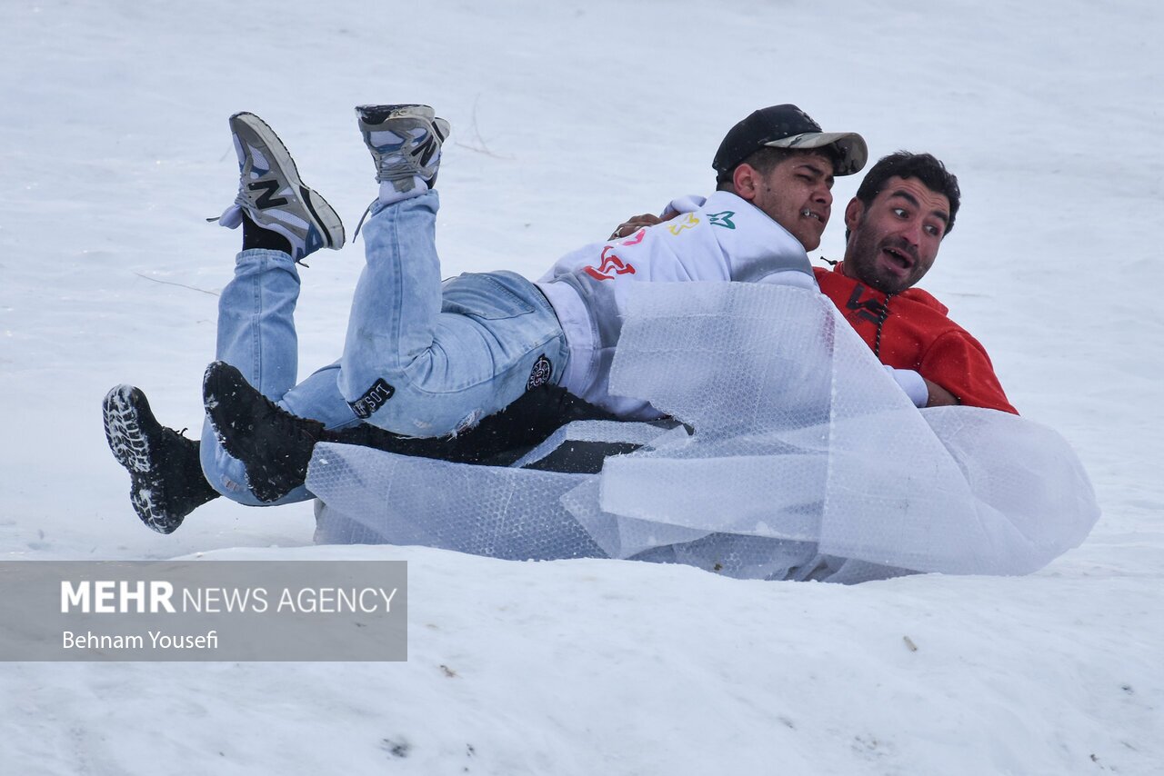 تصاویر: تیوب سواری در ارتفاعات اراک