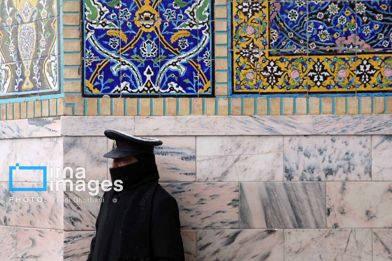 تصاویر:بارش برف در حرم امام رضا (ع)