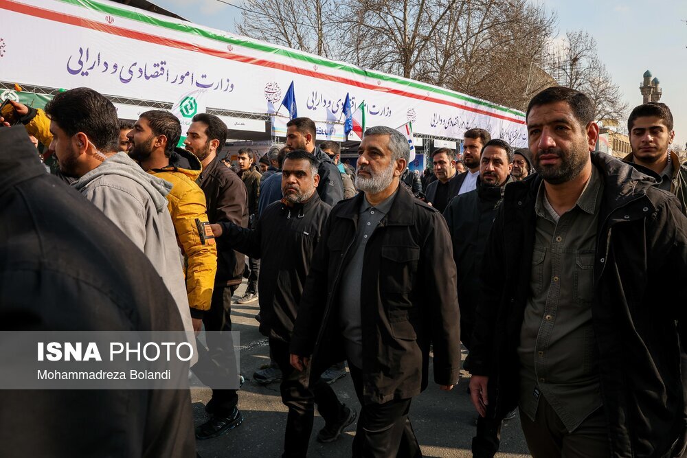 تصاویر:  حضور مسئولین در راهپیمایی ۲۲ بهمن - تهران