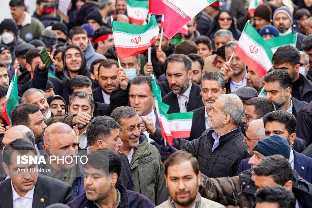 تصاویر:  حضور مسئولین در راهپیمایی ۲۲ بهمن - تهران