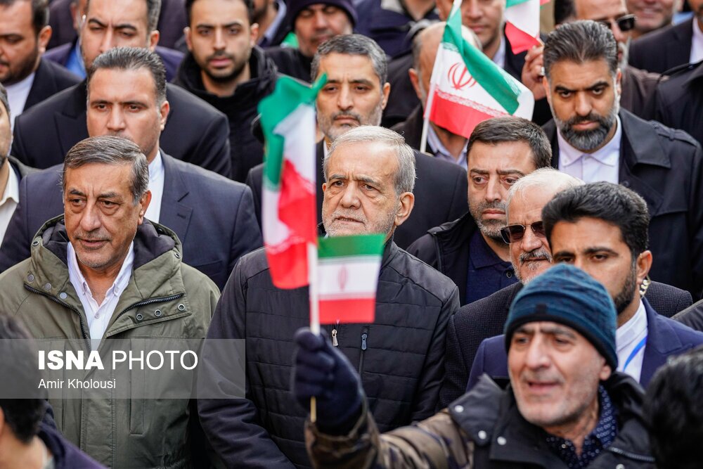 تصاویر:  حضور مسئولین در راهپیمایی ۲۲ بهمن - تهران