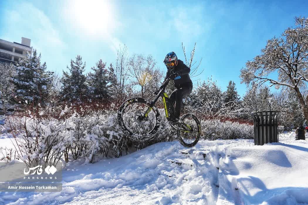 تصاویر: بارش سنگین برف در همدان