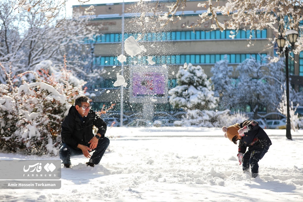 تصاویر: بارش سنگین برف در همدان