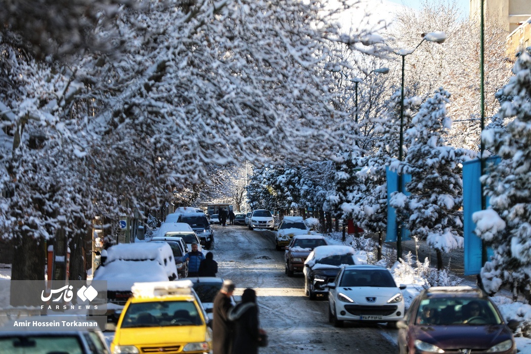 تصاویر: بارش سنگین برف در همدان