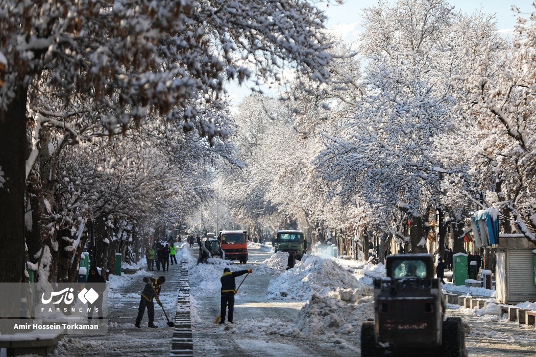 تصاویر: بارش سنگین برف در همدان