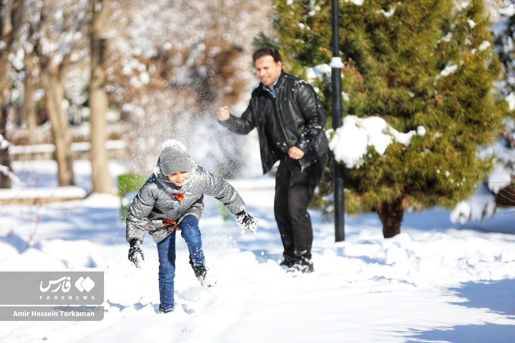 تصاویر: بارش سنگین برف در همدان