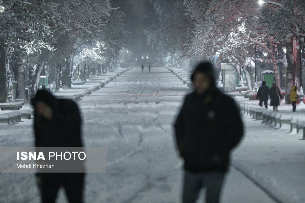 تصاویر: بارش سنگین برف در همدان