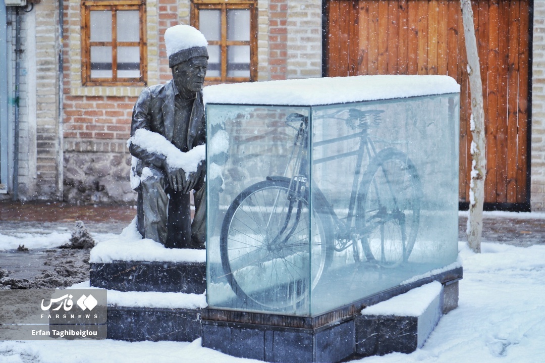 تصاویر: روز خوش برفی در زنجان