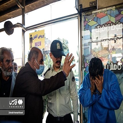 تصاویر: دستگیری عامل ضرب و شتم شهروندان با زنجیر در اتوبوس