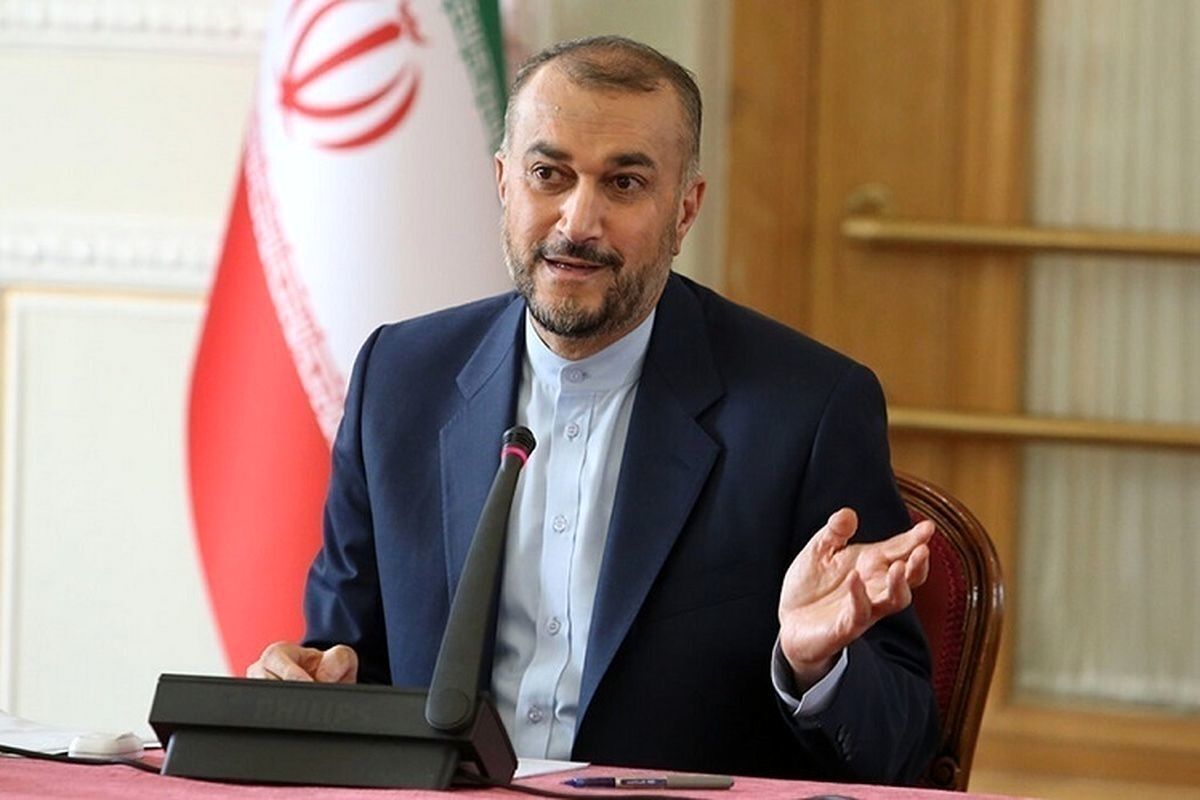 وزیر خارجه: رسانه‌ای شدن مساله میدان گازی آرش به رسانه‌ها به مصلحت نیست؛ باید مذاکرات فنی و حقوقی شود