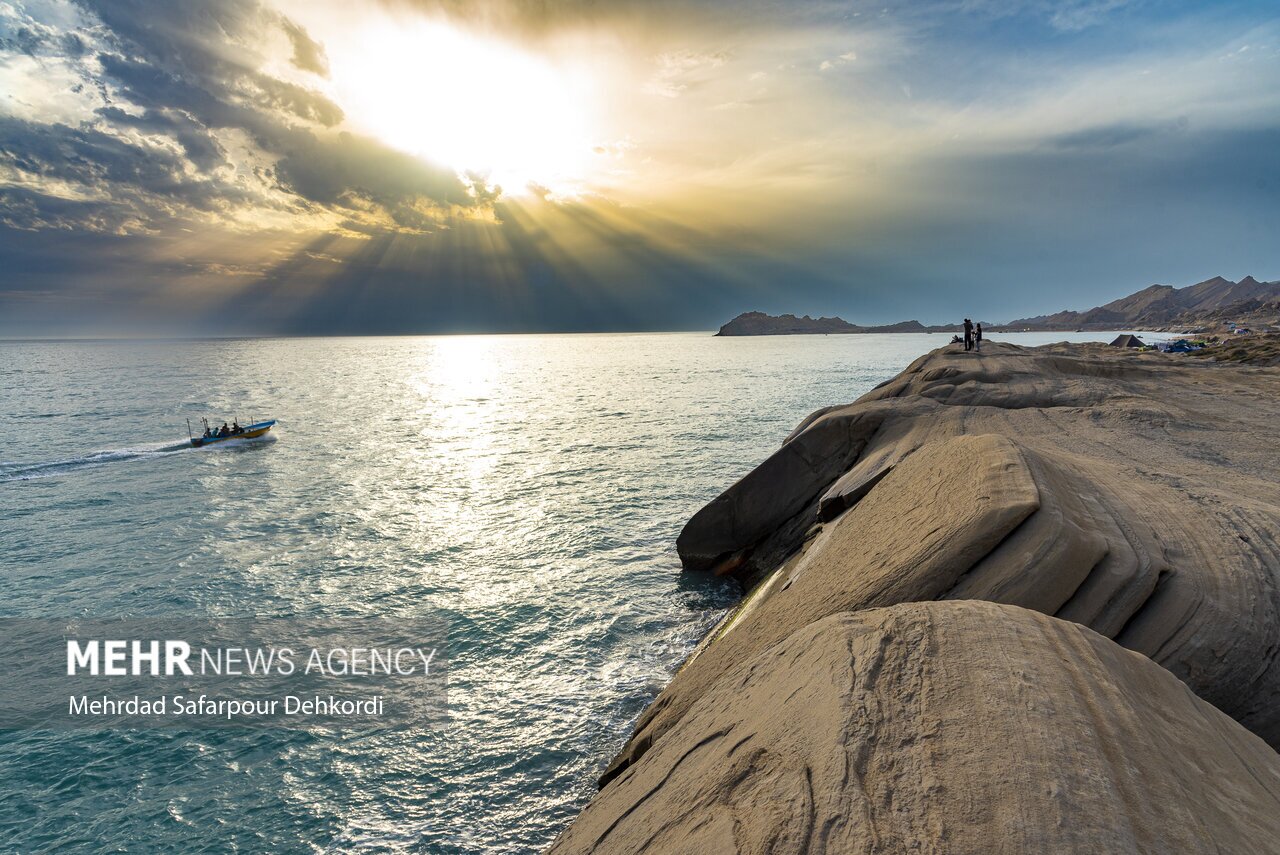 تصاویر: ساحل شگفت انگیز «دَستیر»