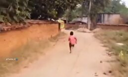 ویدیو / فرار کودکان هندی که برای اولین بار پهپاد دیده بودند